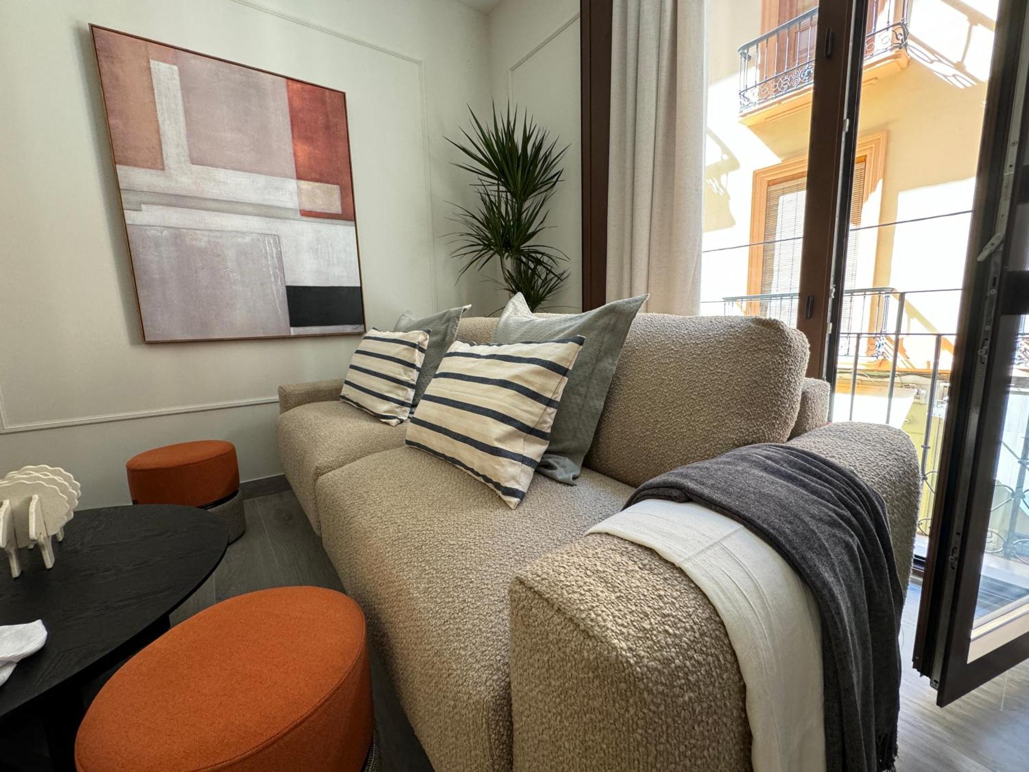 Suspiro 101 Cosmopolitan Loft Apartment